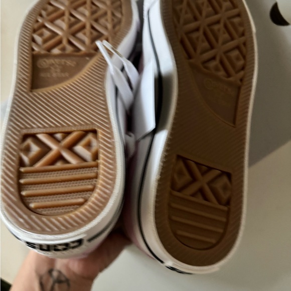 Brand new Urban outfitters pink converse 8.5 womens new in box - Picture 6 of 6